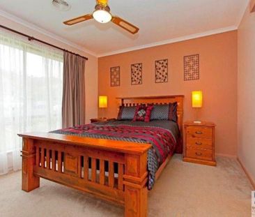 COMFORTABLE FAMILY LIVING IN A QUIET COURT LOCATION - Photo 4