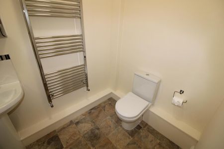 1 bedroom in a house share to rent - Photo 5