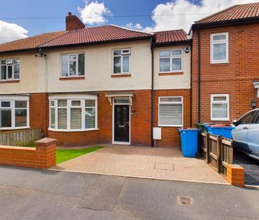 4 bedroom semi-detached house to rent - Photo 5