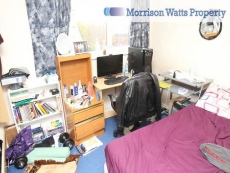 4 Bed - Woodsley Road, Hyde Park, Leeds - Photo 5