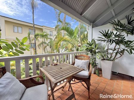 2 BEDROOM : 1 BATHROOM : FULLY FURNISHED : RESORT STYLE LIVING ON MACROSSAN ST - Photo 3