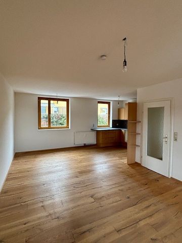 Große 4-Zimmer-Wohnung mit Balkon in idyllischer Lage - Foto 5