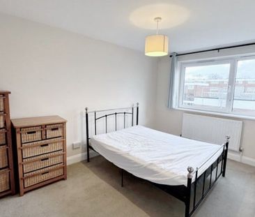 Room in a Shared Flat, Clarence Lane, SW15 - Photo 3