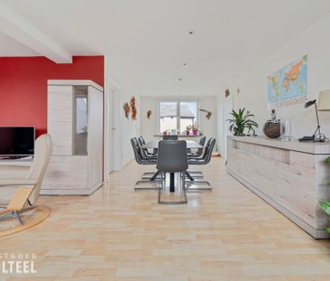 Ruim triplex appartement met 2 slaapkamers en terras. - Photo 2