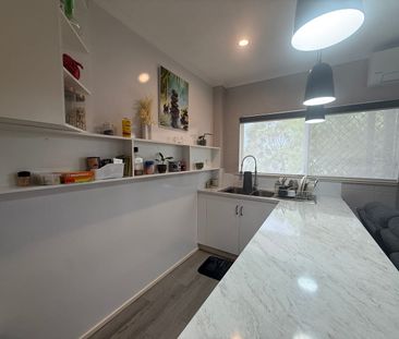 FURNISHED 1 BEDROOM APARTMENT - Photo 4