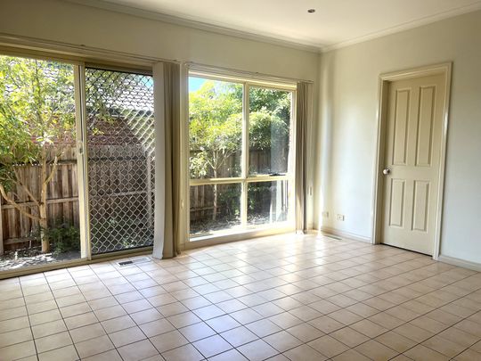 1/3 Nonda Avenue, Doncaster East - Photo 1
