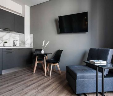 Comfy 1BR Apartment at WYZ Athens - Photo 2