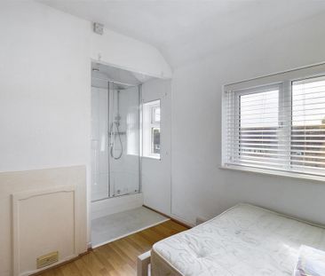 6 bedroom semi-detached house to rent - Photo 5