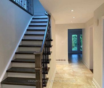 For Lease - 210 Centre Street, Richmond Hill, Ontario - Photo 3