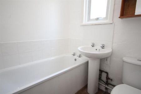 4 bedroom house to rent - Photo 3