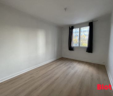 Location Appartement 4 pièces 75m² RENNES 35000 - Photo 4