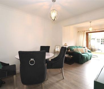 12 The Triangle, Woking - 2 bedrooms Property for lettings - Seymours - Photo 5
