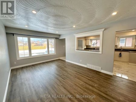 1398 LAKEFIELD STREET - Photo 3