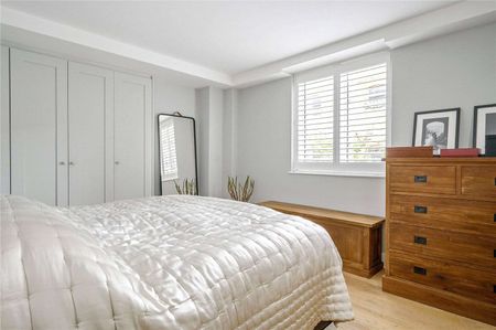 Striking two bedroom apartment in Clerkenwell. - Photo 4