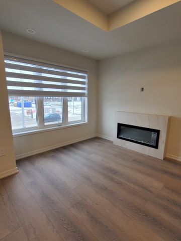 For Lease - 8 Matawin Lane, Richmond Hill, Ontario - Photo 4