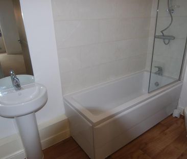 2 bedroom apartment to rent - Photo 6