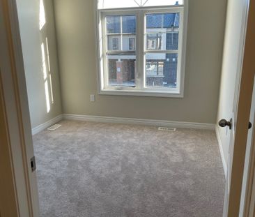 For Lease - 51 Pearman Crescent, Brampton, Ontario - Photo 4