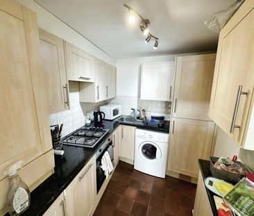 2 BED Flat To rent - Photo 5