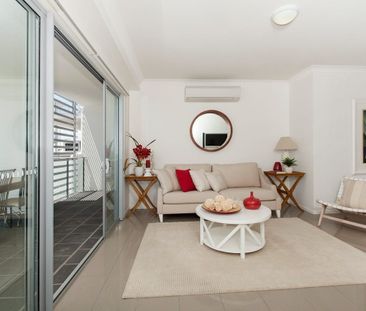 Modern 2-Bedroom Unit in Coopers Plains - Photo 5