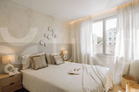 2 room luxury Apartment for rent in Lisbon, Portugal - Photo 2