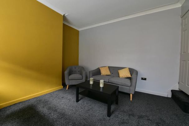 Harold Walk, Hyde Park - Photo 1