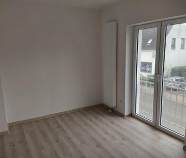 2 Zimmerwohnung, Küche, Bad und Flur, ca 58m2 Teilmöbliert. - Foto 1