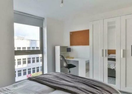 3 bedroom flat to rent - Photo 5
