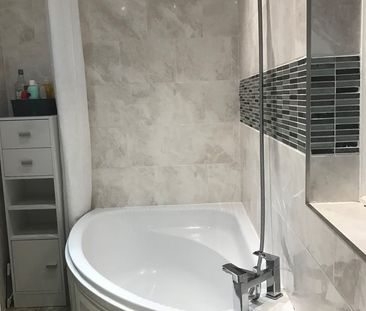 Room in a Shared House, Roman Road, E6 - Photo 1