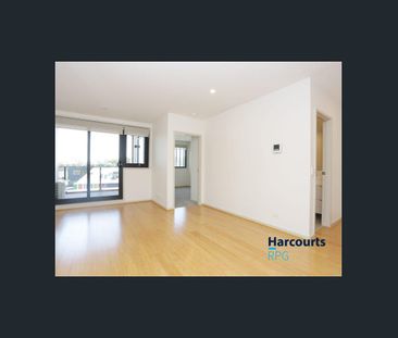 402/316 Pascoe Vale Road, Essendon, Vic 3040 - Photo 2