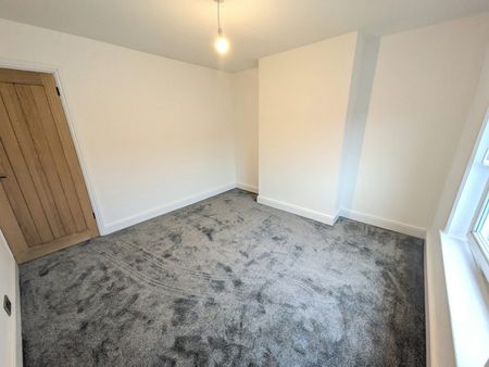 Terraced House to rent on - Photo 4