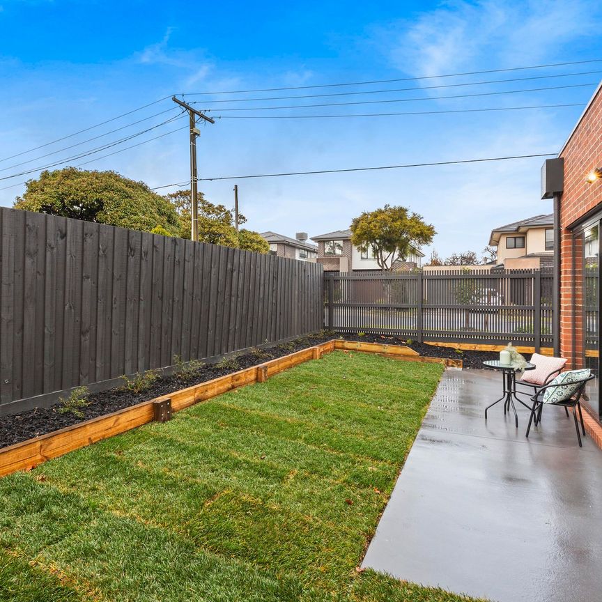 Brand new and very spacious - Photo 1