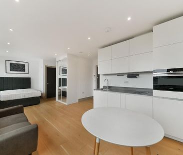 Studio to rent - Photo 2