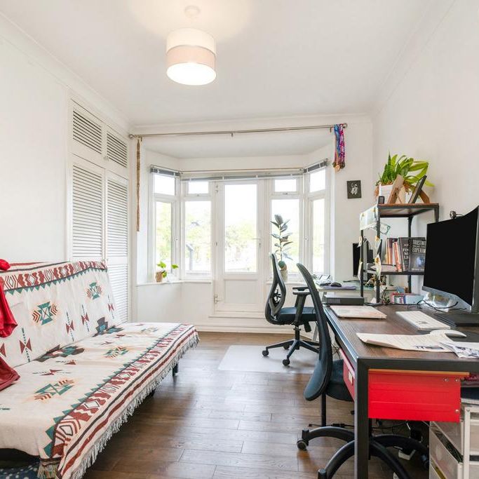 3 bedroom flat to rent - Photo 1