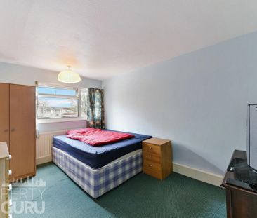 4 bedroom terraced house to rent - Photo 3