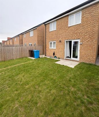 4 bedroom detached house to rent - Photo 1
