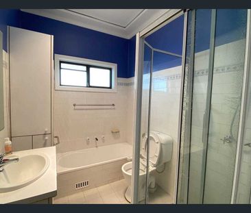 Neat & Tidy Three Bedroom Home - Photo 6