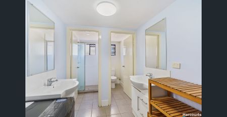 4 Bedroom Apartment in West End - Photo 5