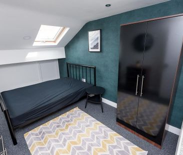 6 bedroom terraced house to rent - Photo 5