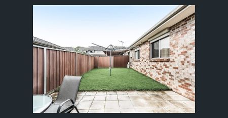 Street Facing Villa Offering Space, Style and Convenience - Photo 2