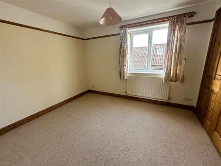 2 bedroom terraced house to rent - Photo 4