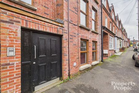 2, 29a, Orient Gardens, Belfast, BT14 6LH - Photo 3