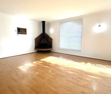 Fully Renovated Three-bedroom House In The Heart of Mount Pritchard... - Photo 2