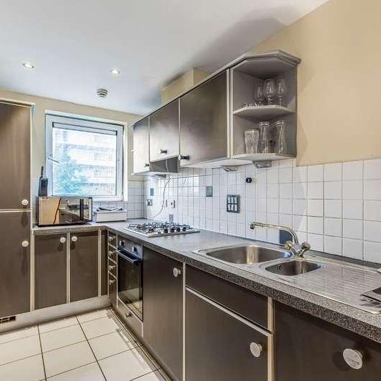 Sark Tower, Erebus Drive, SE28 - Photo 1