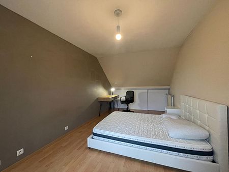 Chambre meublée dans une maison, colocation d'étudiantes - Photo 2