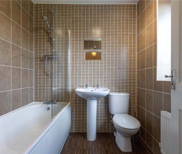 3 bedroom terraced house to rent - Photo 2