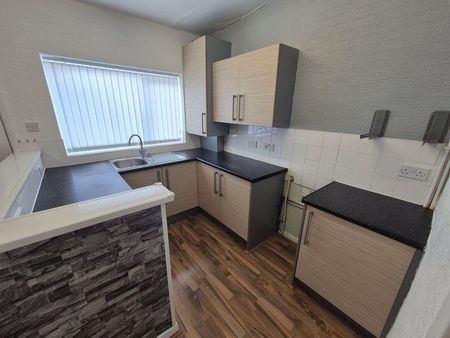 3 bedroom terraced house to rent - Photo 5