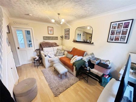 2 bedroom terraced house to rent - Photo 2