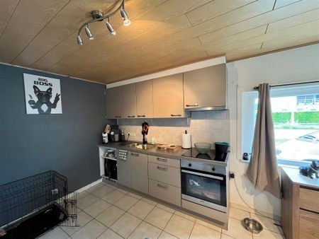 Leuke halfopen bebouwing op goede locatie - Foto 5