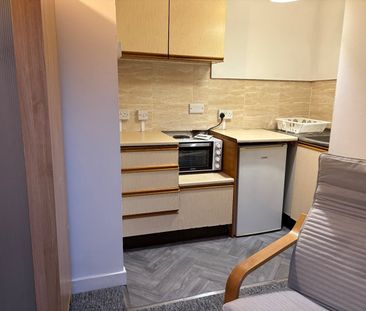 Studio Flat, Tempest Road, LS11 - Photo 4