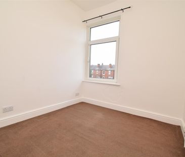 Second Avenue, Newton Hill, Wakefield - Photo 3